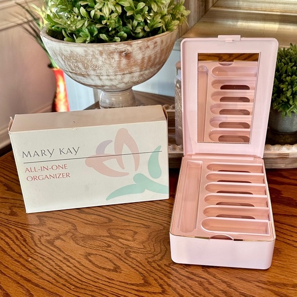 Mary Kay All-In-One Organizer Extremely Rare